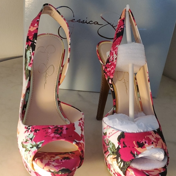 Jessica Simpson collection - Picture 2 of 5